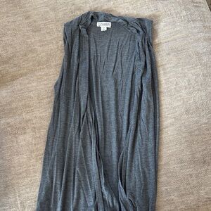 Anna Gray Sleeveless Cardigan